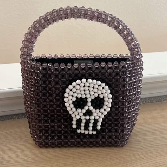 Bouffants and Broken Hearts by Kendra Dandy - Picture 1 of 3